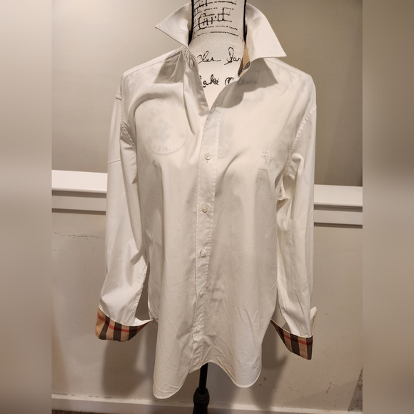 Burberry - Picture 9 of 9